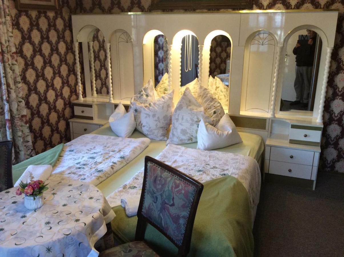 Ilona Kis Kastély Panzió Hotel Keszthely Kültér fotó