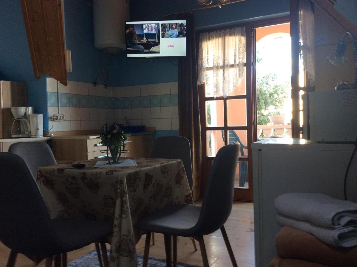 Ilona Kis Kastély Panzió Hotel Keszthely Kültér fotó